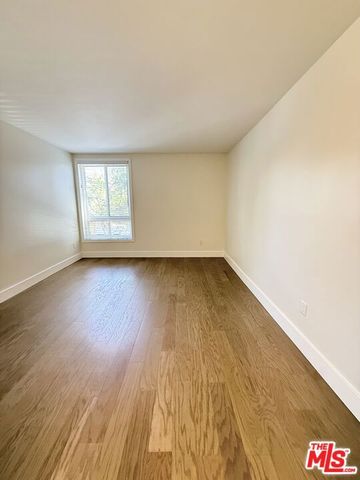 5257 Radford Avenue 106, Valley Village, CA 91607