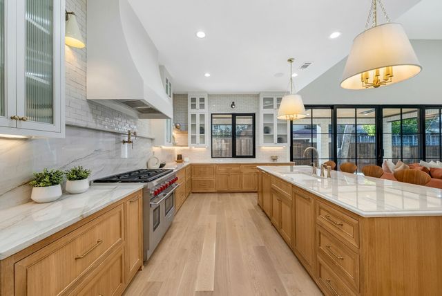 7004 Irongate Lane, Dallas, TX 75214