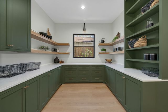 7004 Irongate Lane, Dallas, TX 75214