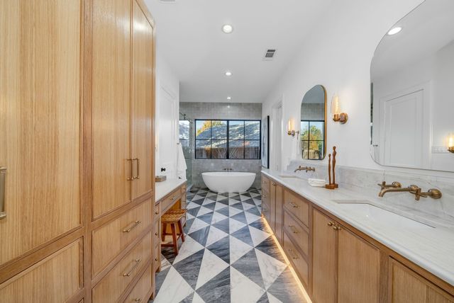 7004 Irongate Lane, Dallas, TX 75214