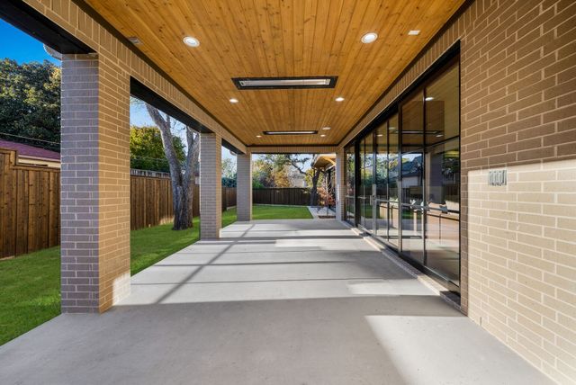 7004 Irongate Lane, Dallas, TX 75214