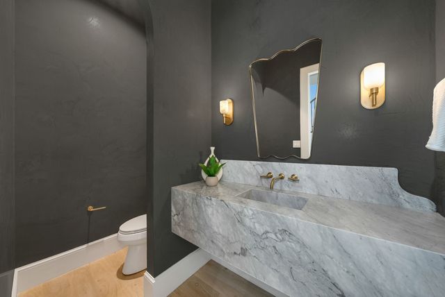 7004 Irongate Lane, Dallas, TX 75214