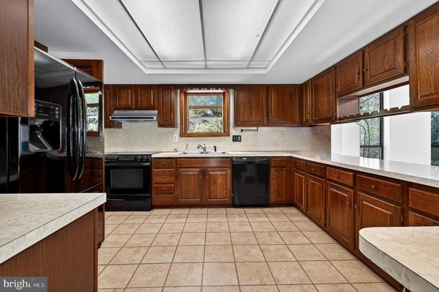 241 SUNDEW LN, Pasadena, MD 21122