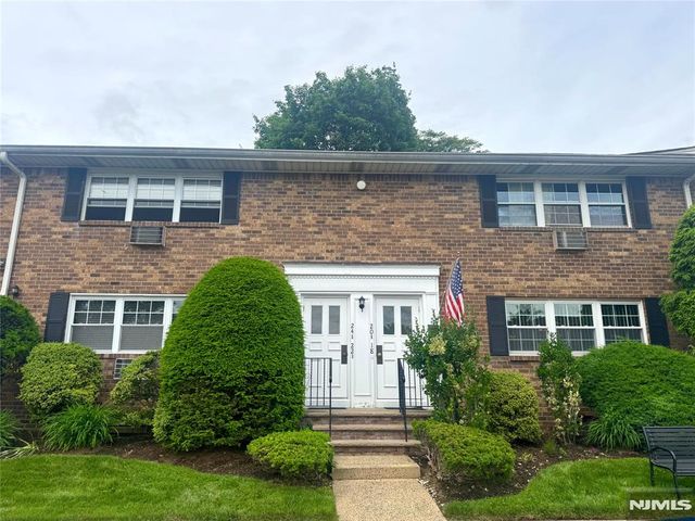 20 E Maple Street, Teaneck, NJ 07666