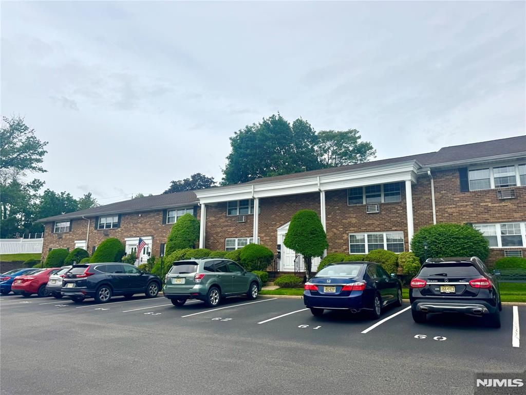20 E Maple Street, Teaneck, NJ 07666