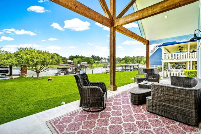 318 Harbor View Drive, Livingston, TX 77351