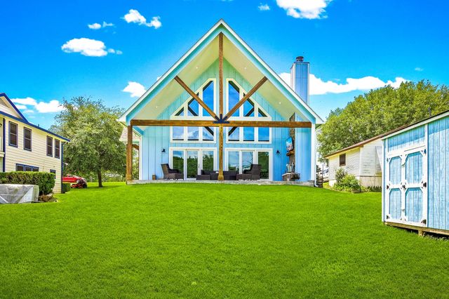318 Harbor View Drive, Livingston, TX 77351