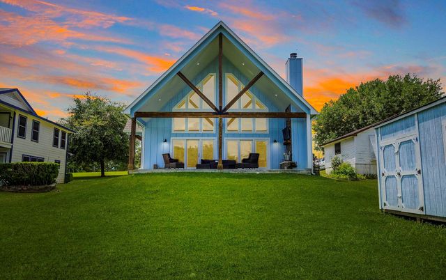 318 Harbor View Drive, Livingston, TX 77351