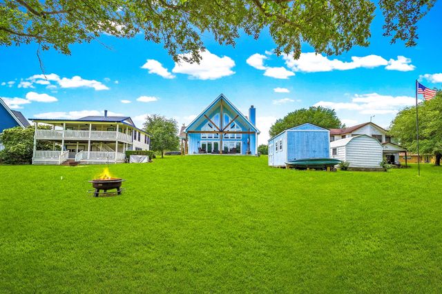 318 Harbor View Drive, Livingston, TX 77351