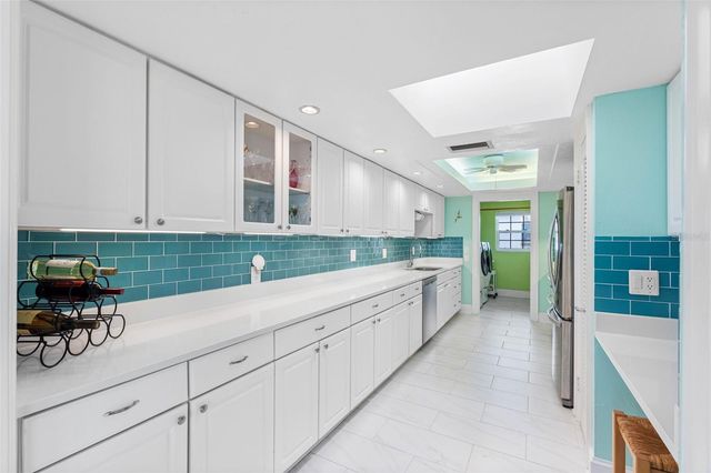 139 BLUFF VIEW DRIVE 407, Belleair Bluffs, FL 33770