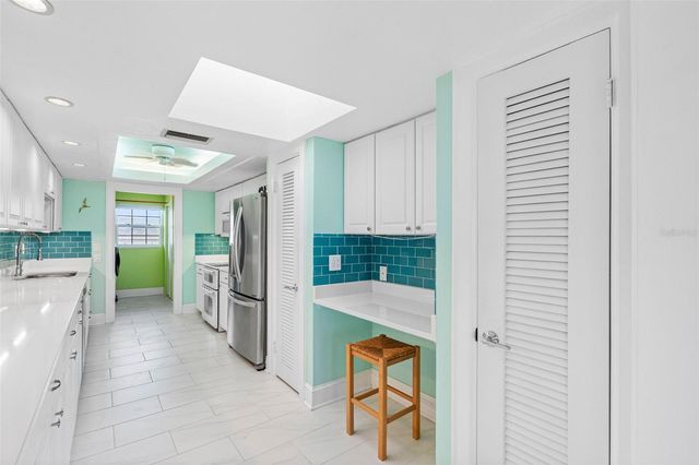 139 BLUFF VIEW DRIVE 407, Belleair Bluffs, FL 33770