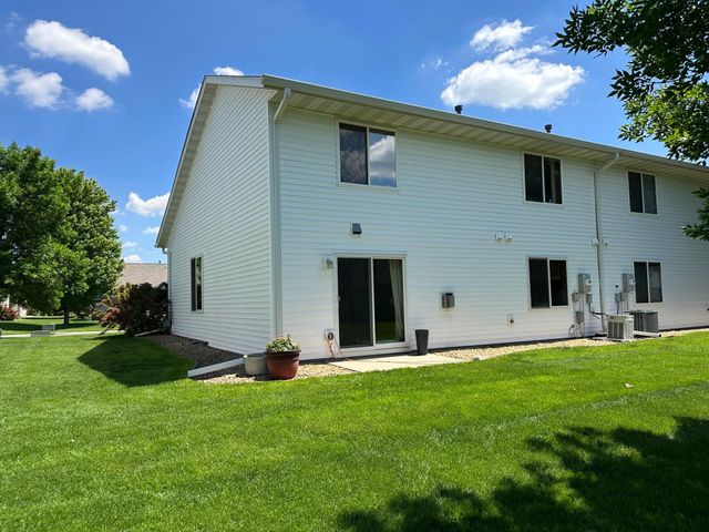 1507 Dublin Court, Shakopee, MN 55379