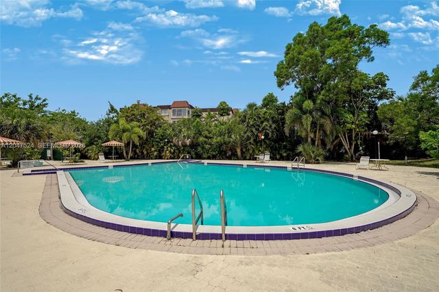 7000 NW 17th Street 303, Plantation, FL 33313
