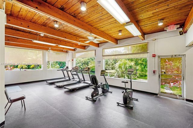 7000 NW 17th Street 303, Plantation, FL 33313