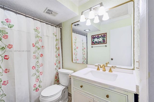 7000 NW 17th Street 303, Plantation, FL 33313