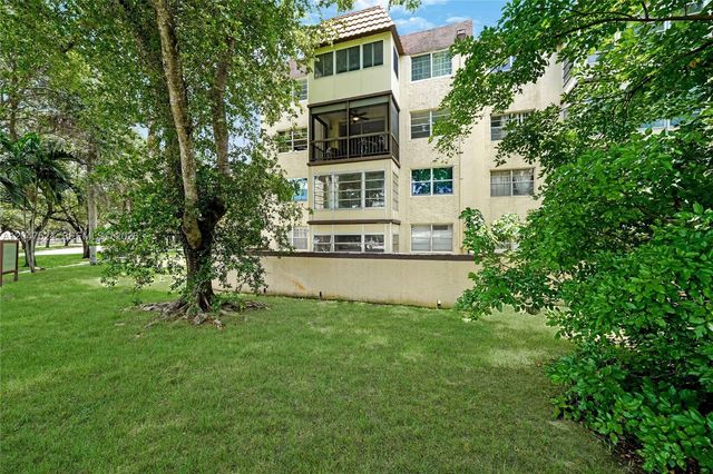 7000 NW 17th Street 303, Plantation, FL 33313