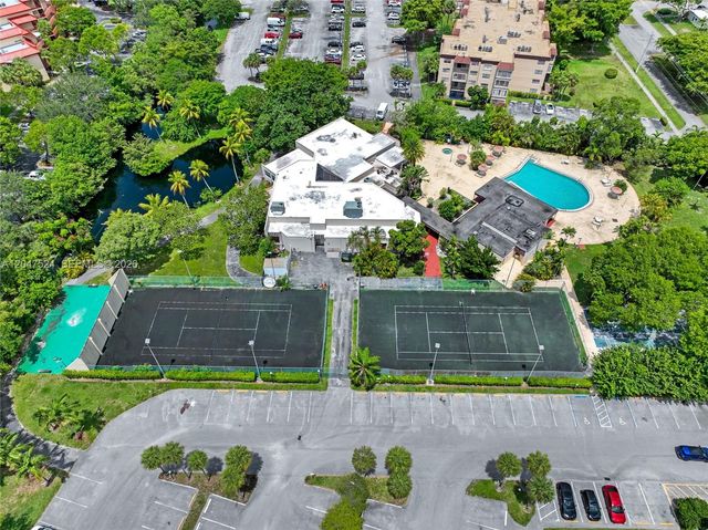 7000 NW 17th Street 303, Plantation, FL 33313