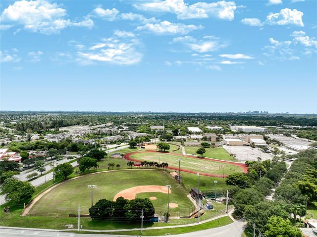 7000 NW 17th Street 303, Plantation, FL 33313