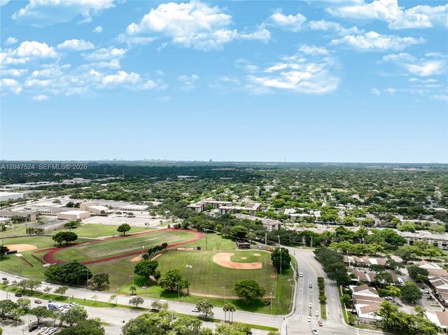 7000 NW 17th Street 303, Plantation, FL 33313