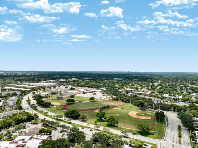 7000 NW 17th Street 303, Plantation, FL 33313