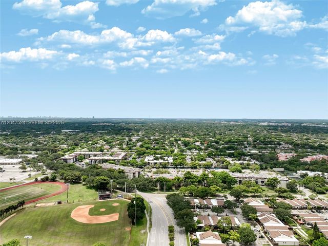 7000 NW 17th Street 303, Plantation, FL 33313