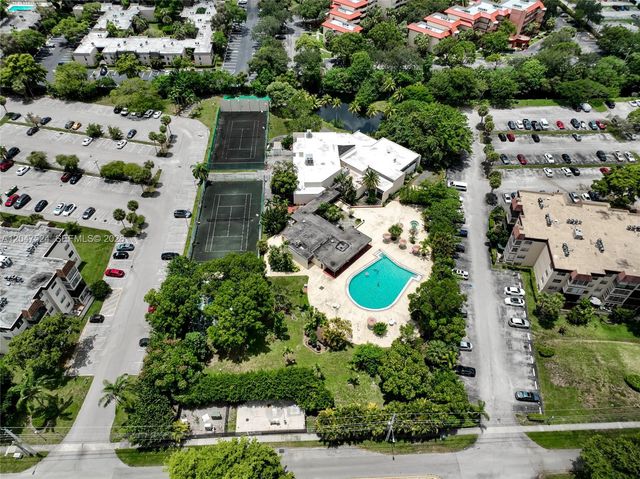 7000 NW 17th Street 303, Plantation, FL 33313