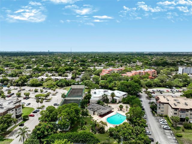 7000 NW 17th Street 303, Plantation, FL 33313