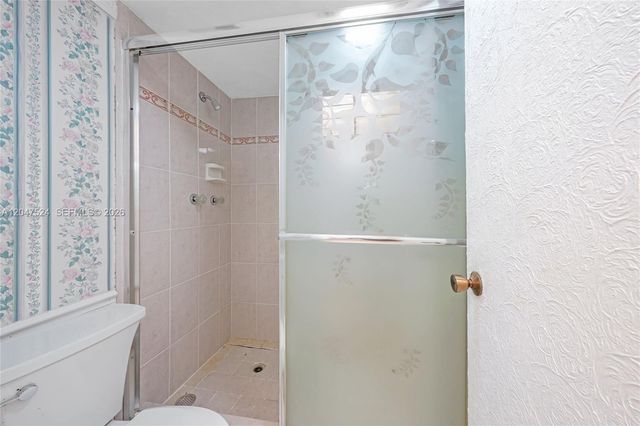 7000 NW 17th Street 303, Plantation, FL 33313