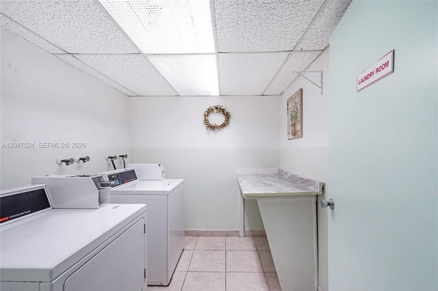 7000 NW 17th Street 303, Plantation, FL 33313