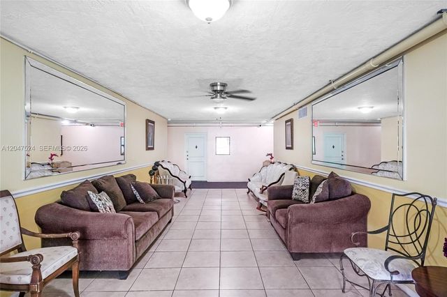 7000 NW 17th Street 303, Plantation, FL 33313
