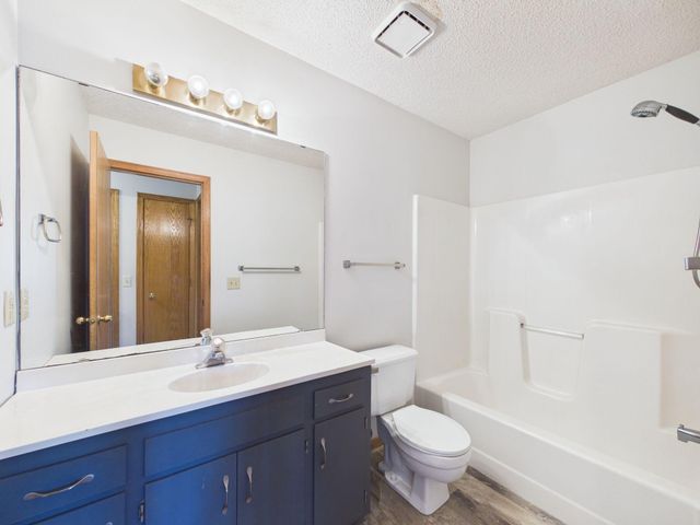 14264 Glencove Path, Apple Valley, MN 55124