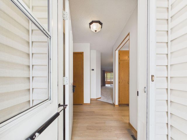 14264 Glencove Path, Apple Valley, MN 55124