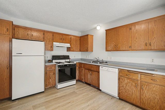 14264 Glencove Path, Apple Valley, MN 55124