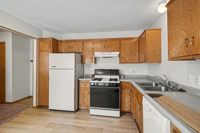 14264 Glencove Path, Apple Valley, MN 55124