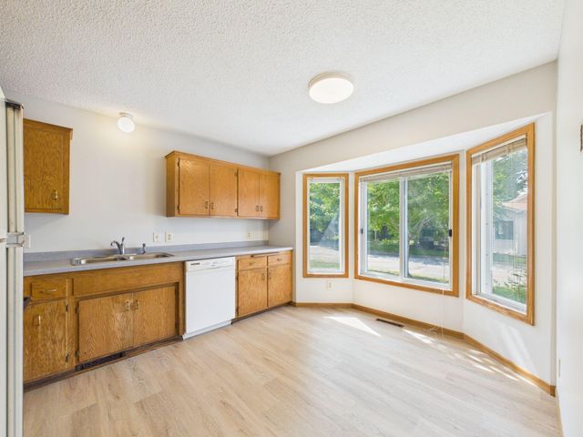 14264 Glencove Path, Apple Valley, MN 55124
