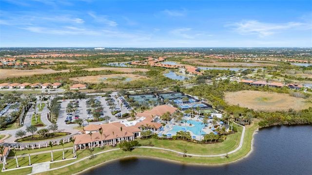 10058 CROOKED CREEK DRIVE 201, Venice, FL 34293