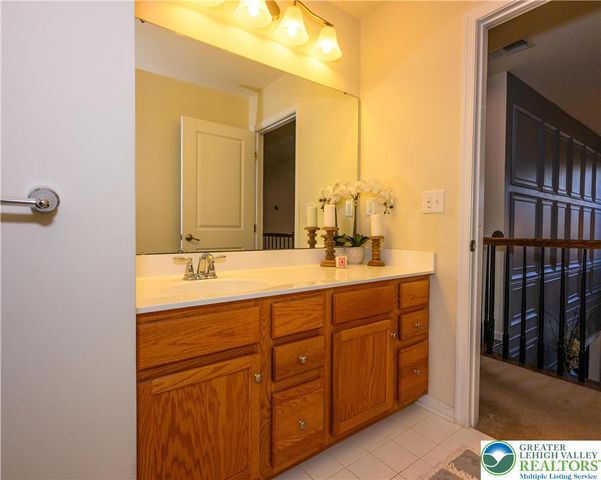 6310 Candle Place, Upper Saucon Twp, PA 18036