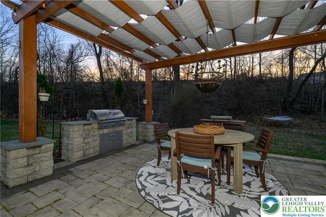 6310 Candle Place, Upper Saucon Twp, PA 18036