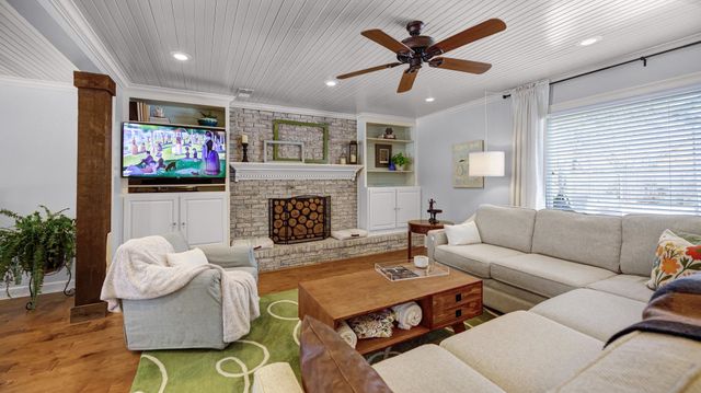 2164 WILDERNESS CV, Germantown, TN 38139