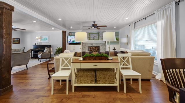 2164 WILDERNESS CV, Germantown, TN 38139