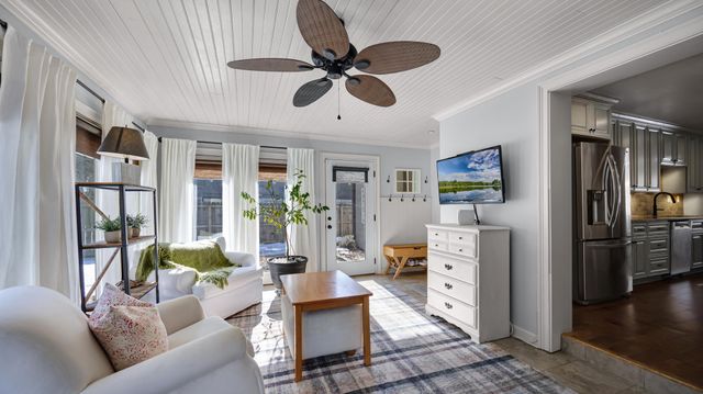 2164 WILDERNESS CV, Germantown, TN 38139