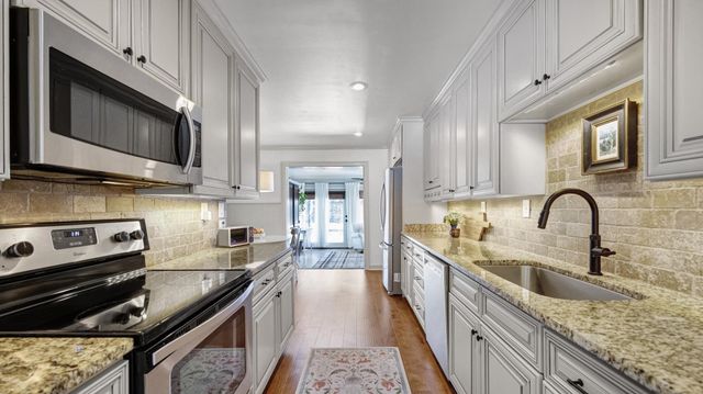 2164 WILDERNESS CV, Germantown, TN 38139