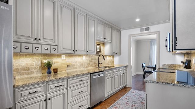 2164 WILDERNESS CV, Germantown, TN 38139