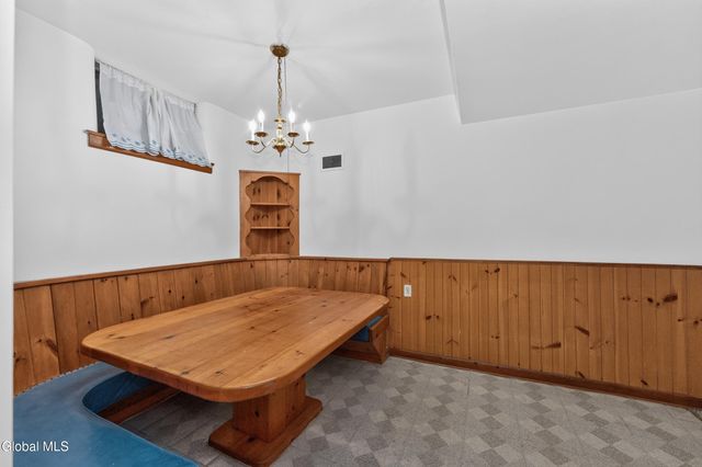 1082 Cornelius Avenue, Niskayuna, NY 12309