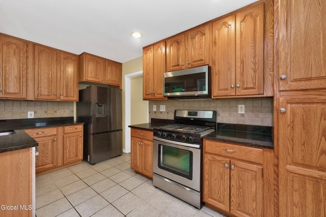 1082 Cornelius Avenue, Niskayuna, NY 12309