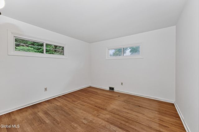 1082 Cornelius Avenue, Niskayuna, NY 12309