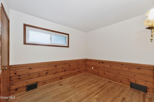 1082 Cornelius Avenue, Niskayuna, NY 12309