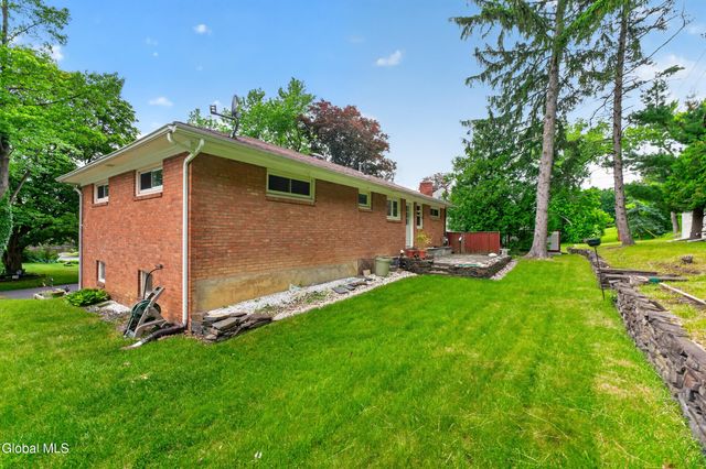 1082 Cornelius Avenue, Niskayuna, NY 12309