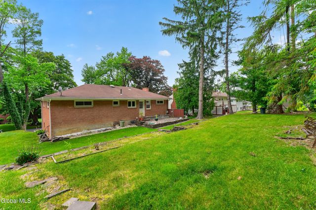 1082 Cornelius Avenue, Niskayuna, NY 12309