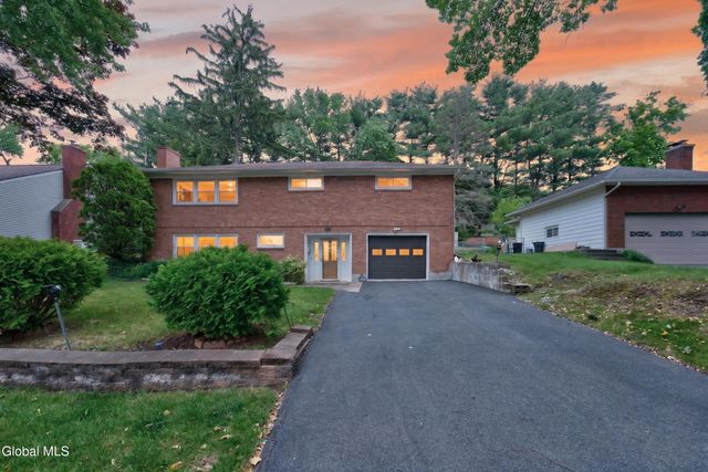 1082 Cornelius Avenue, Niskayuna, NY 12309